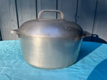 VTG WAGNER WARE MAGNALITE 4248-P ROUND DEEP ROASTER PAN-COVERED DUTCH OVEN POT
