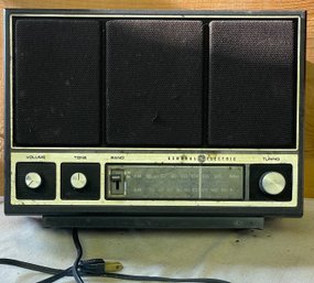 Vintage General Electric Radio