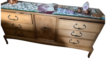 Vintage Wood Dresser /buffet From The Thomasville Horizon Servies
