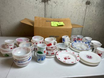 BOX LOT, Milk & Opague White Children's Glassware, Dwarfs, Cisco Kid, Ranger Joe, Peanuts, Crockett, MORE!