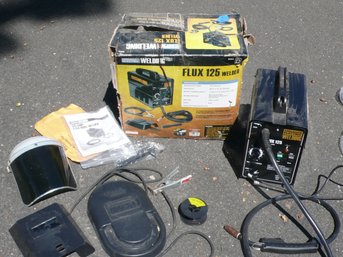 Chicago Electric Flux 125 Amp Gasless Flux-Core Welder, Cables, Welding Gun, Ground Clamp, Orig Box & Manual