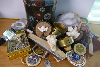 Large Lot Of Odds And Ends Curious Items - Lot 304