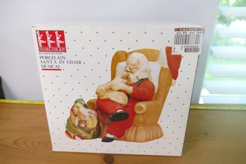 Vintage Santa In Chair Music Box - Item 322