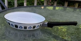 Vintage 1960s Austria Enamel Skillet 9' Frying Pan Cookware