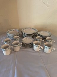 Set Serving 8 Paradise' Pattern By China Pearl, A Vintage Stoneware Collection.