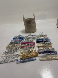 47 Plastic Hangers In Basket