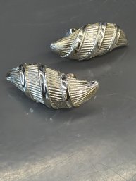 Vintage Coro Shell Design Hollow Clip-on Earrings