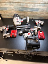 8 Pieces Of Porter Cable Drill Set