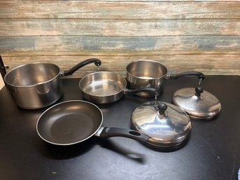 4 Mixed Pots And Pans Including 2 Tops
