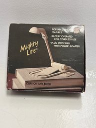 Vintage 1983 Mighty Lite Portable Clip-on Reading Light Box By Mobilite, A Retro Battery-operated And Wall-ada