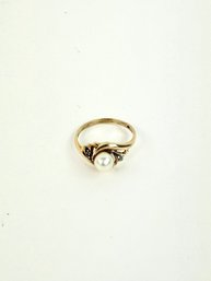 10 Karat Gold Ring With Pearl