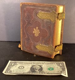 Antique Leather Bound Photo  Album With Brass Closures And 26 Photographs