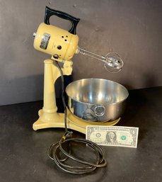 Vintage  1930s Invincible Electric  Mixer On Stand