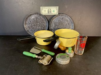 Interesting Lot Of Vintage Enamel & Kitchen Gadgets