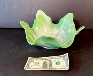 Vintage 12 Westmoreland Green & White Slag Glass Handkerchief Bowl