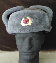 Vintage Soviet Russian Military Ushanka Fur Hat  USSR Red Star Hammer & Sickle Badge  Size 62