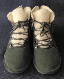 BEARPAW Kerri Women's Suede Wool-Lined Lace-Up Winter Boots  Green  Size 9