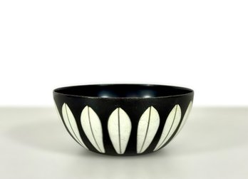 1950 Catherineholm Enamelware Bowl - Lotus Pattern In Black