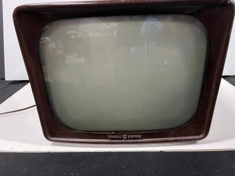Vintage General Electric Metal Television   Untested