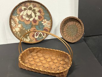 Asst Of Basketry Ware Pieces Incl Round Glass Top Tray With Material Floral Design