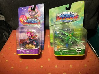 Lot Of 2  Skylanders Superchargers   Splat & Stealth Stinger