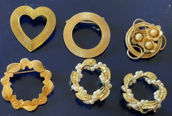 Assorted Costume Jewelry Small Brooches