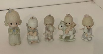 Lot Of Vintage Precious Moments Figures