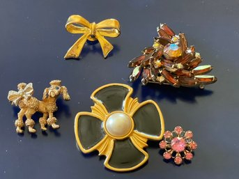 Assorted Costume Jewelry Vintage Brooches