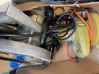 2 Circular Saws