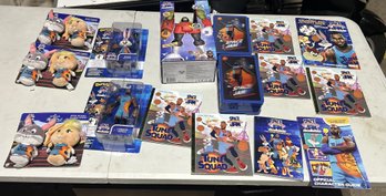 16 ITEM SPACE JAM LOT. 3 FIGURES, 8 BOOKS,, 2 BOXES,   AND 3 LOLA AND BUGS BITTYYS LOT
