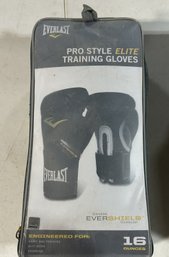 16 Oz Everlast Pro Style Elite Boxing Gloves. New