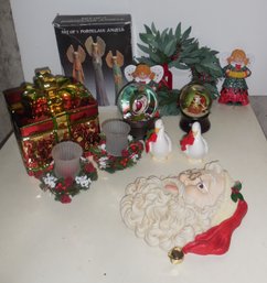 LOT 4 - CHRISTMAS DECORATIONS