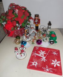LOT 7 CHRISTMAS DECORATIONS