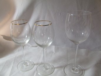 Wine Glasses Gold Rimmed