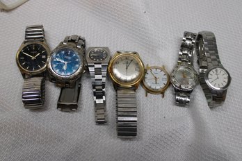 ASSORTMENT OF VINTAGE WRIST WATCHES