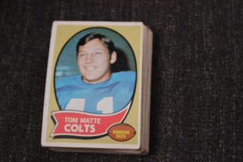 ASSORTMENT OF 1969 TOPPS FOOTBALL CARDS