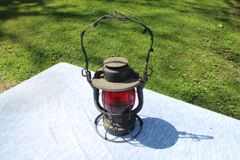 DIETZ RAILROAD LANTERN - RED GLOBE