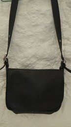BLACK LEATHER COACH PURSE NO E2P-9951
