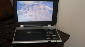 PORTABLE DVD / BLU RAY PLAYER