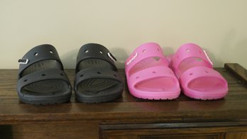 2 PAIRS OF CROC SANDALS SIZE 8