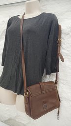 SMALL DOONEY & BOURKE BROWN CROSSBODY HANDBAG