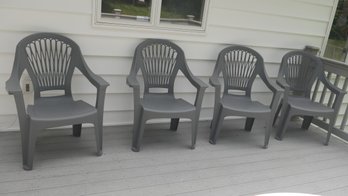 4 STACKABLE RESIN CHAIRS AND COVER