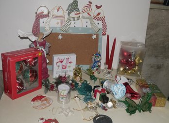 LOT 1 CHRISTMAS DECORATIONS