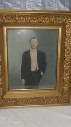 ANTIQUE PORTRAIT OF A WELL DRESSED MAN