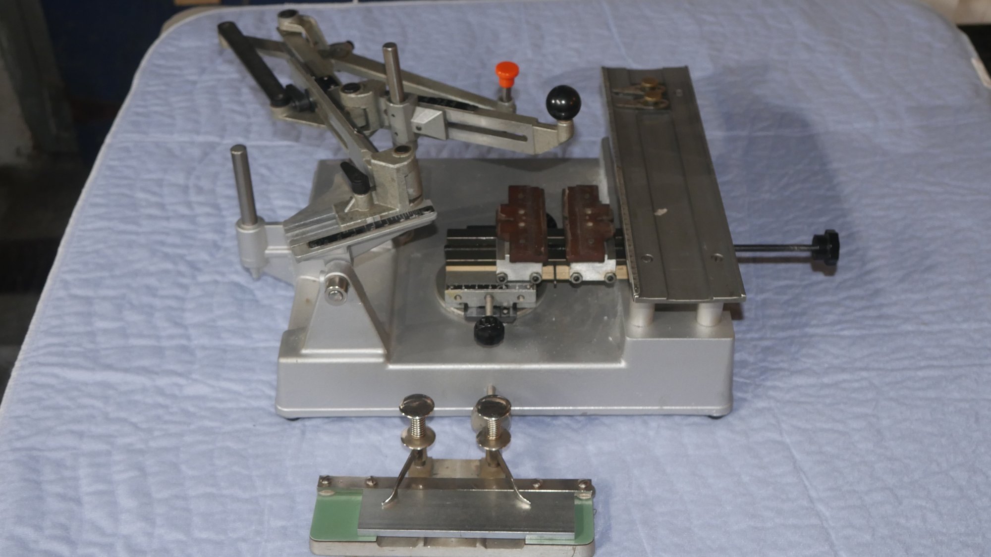 New Hermes Portable Engraving Machine Model GM #23045 | Auctionninja.com