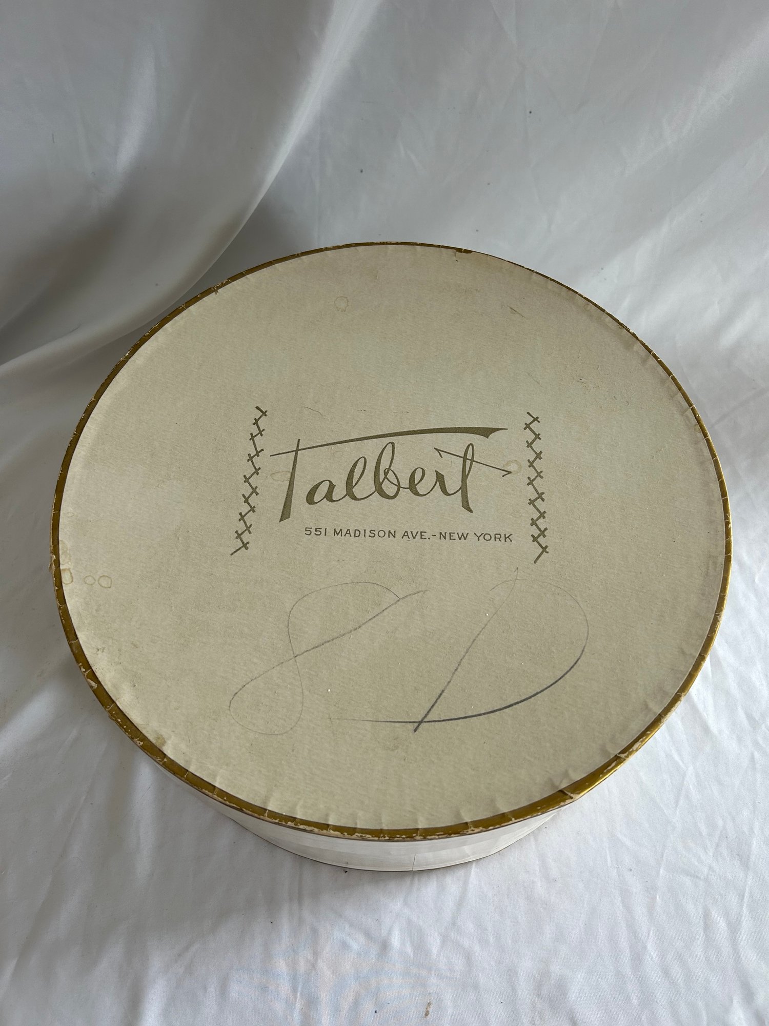 Talbert NYC Hat Box #9021 | Auctionninja.com