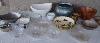 A Variety Of Bowls, Plates, And Vessels (sr)