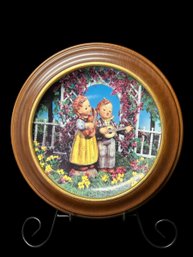 Hummel: Little Musicians Framed Plate