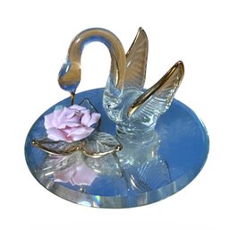Art Glass Swan Figurine (B)