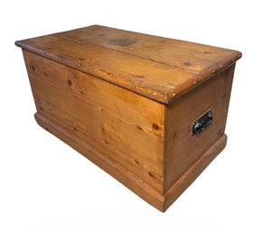 Old Solid Pine Blanket Chest (BR3)